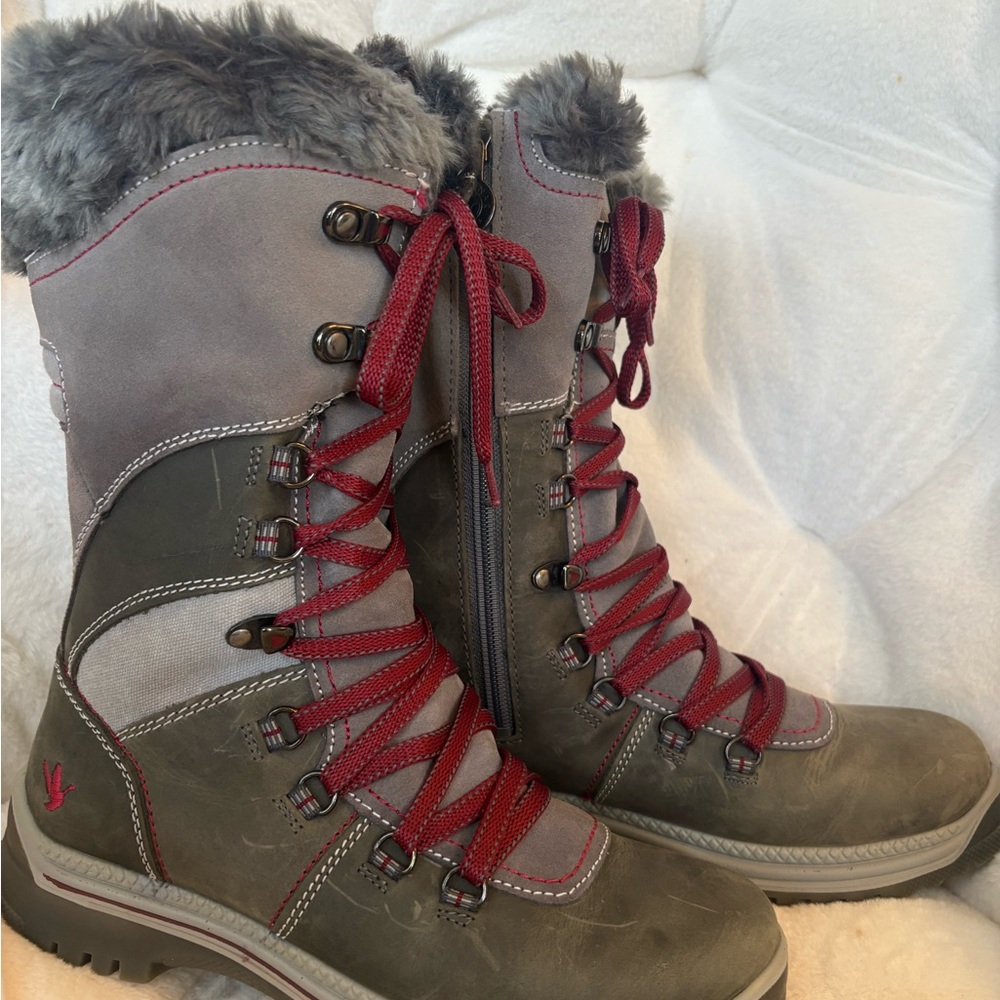 Santana Canada charcoal and burgundy waterproof suede ski winter boots